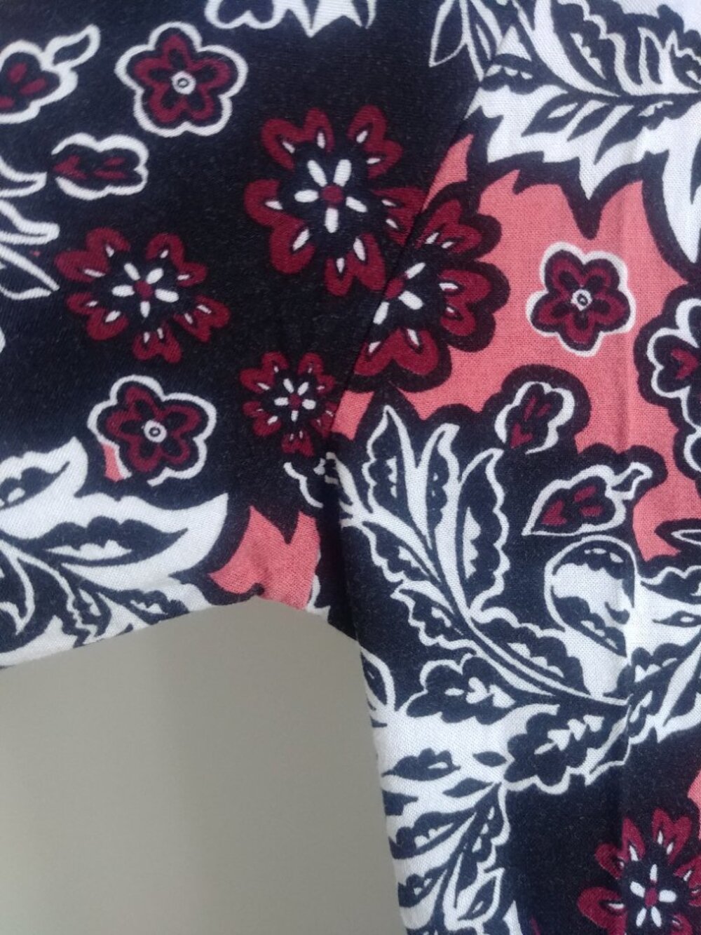 100% viscose lightweight romper size 4 pink with black and white - Picture 5 of 14